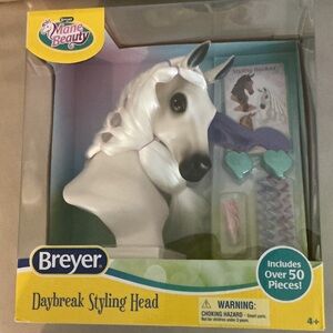 Breyer Mane Daybreak Beauty Styling Horse Head